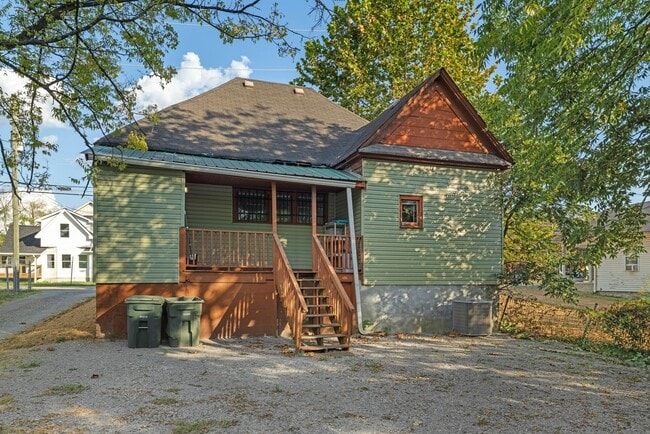 Building Photo - 1107 S Willow St