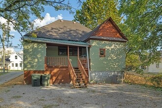 Building Photo - 1107 S Willow St
