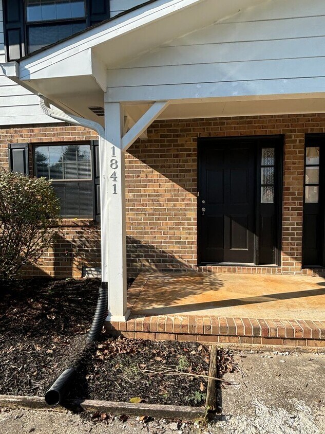 Foto principal - 1837 Lively Rd