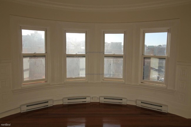 Building Photo - 857 Beacon St