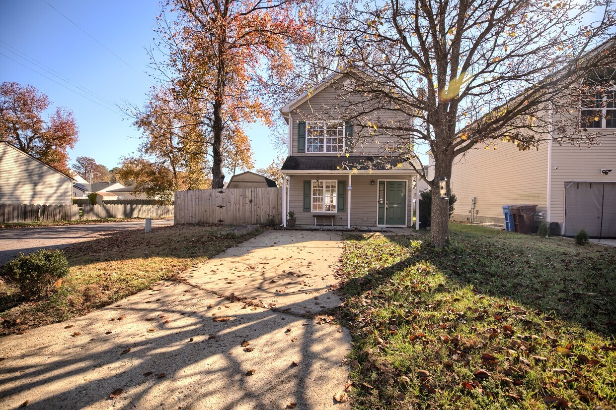 Primary Photo - 220 Hinton Ave