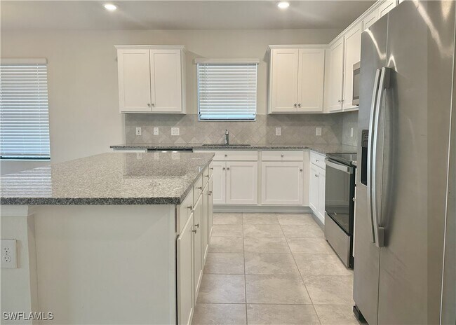 Foto del edificio - 16037 Beachberry Dr