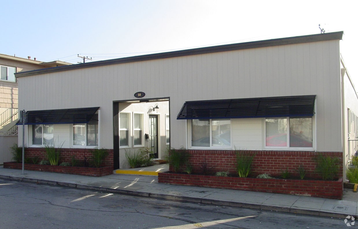 Primary Photo - The Belmont Apartments