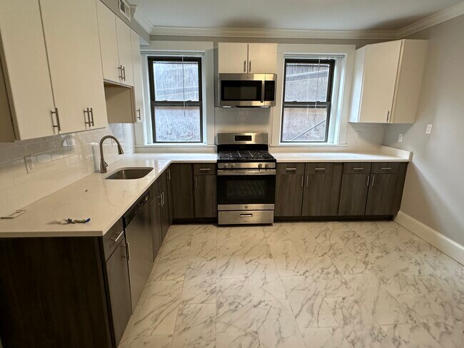 Foto del edificio - 74 Longwood Ave