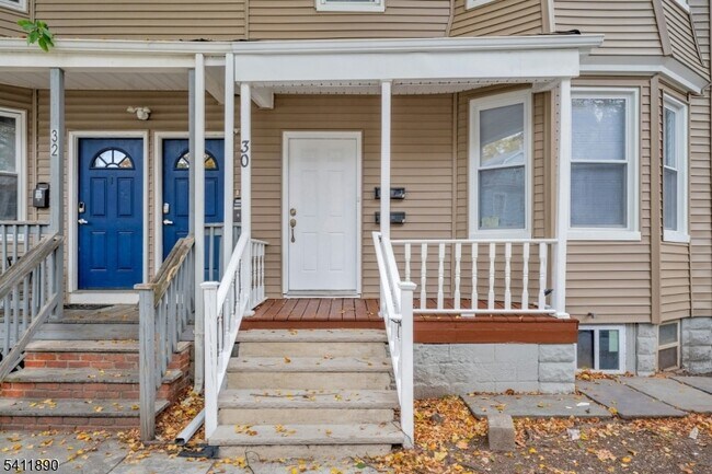 Building Photo - 30 Linden Ave