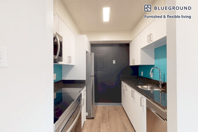 Foto del edificio - 2950 Van Ness St NW