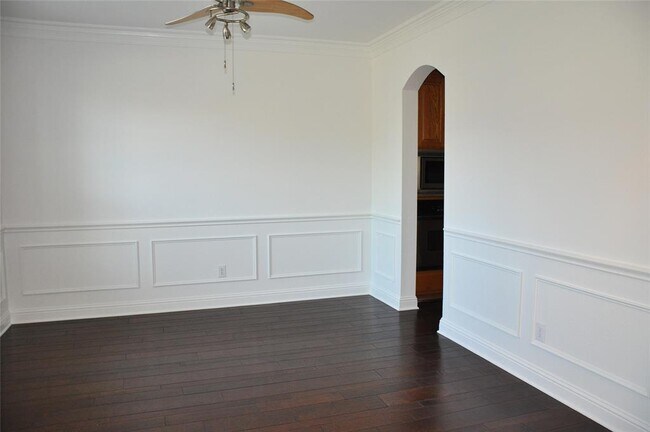 Building Photo - 1149 Valley Vista Dr