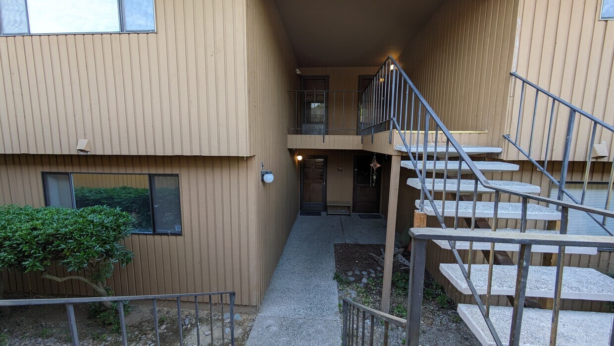 Primary Photo - 1511 Eagle Ridge Dr S