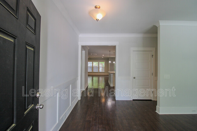 Building Photo - 1129 Bright Ct