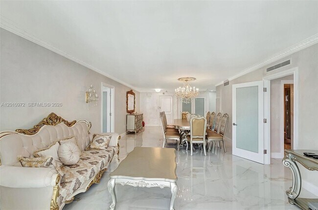 Foto del edificio - 9801 Collins Ave