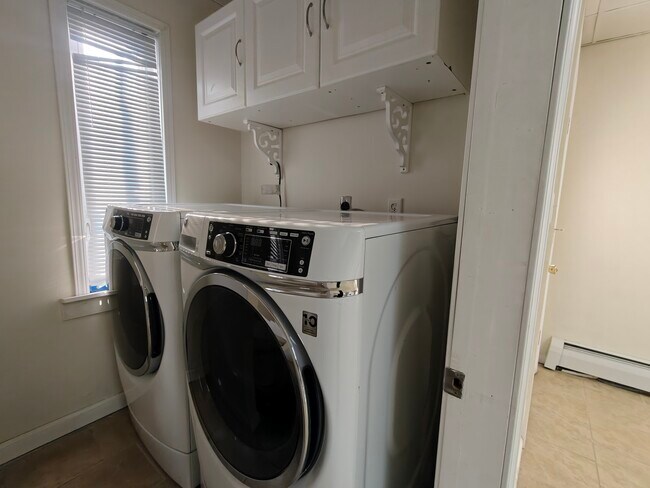 Building Photo - 509 Hallstead St