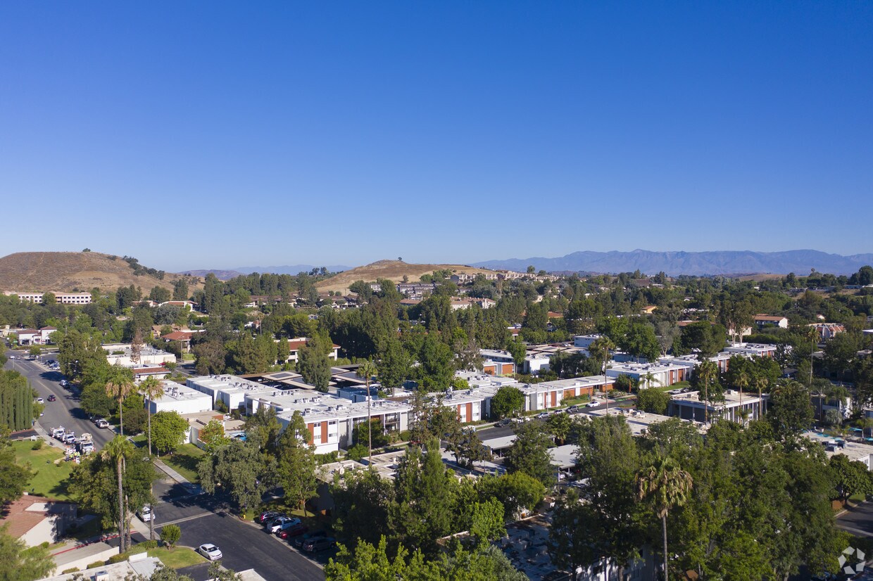 The Retreat at Thousand Oaks Apartments Thousand Oaks, CA