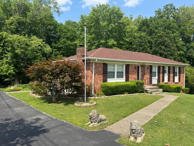 Foto del edificio - Beautiful 3 Bed 3 Bath Home nestled in St. B!