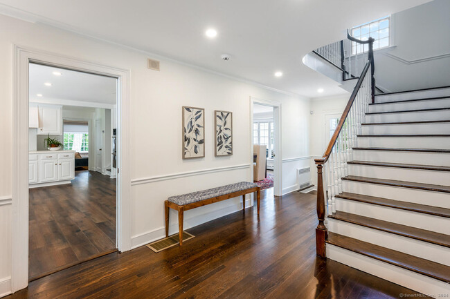 Building Photo - 837 Hollow Tree Ridge Rd