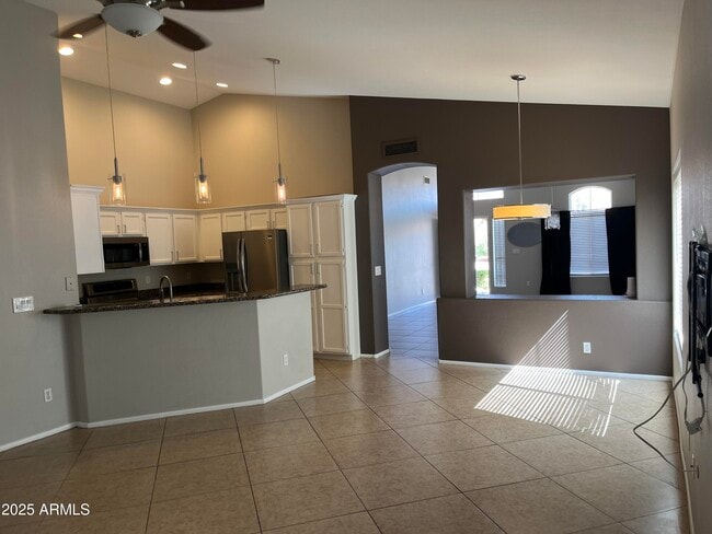 Building Photo - 4619 E Desert Cactus St