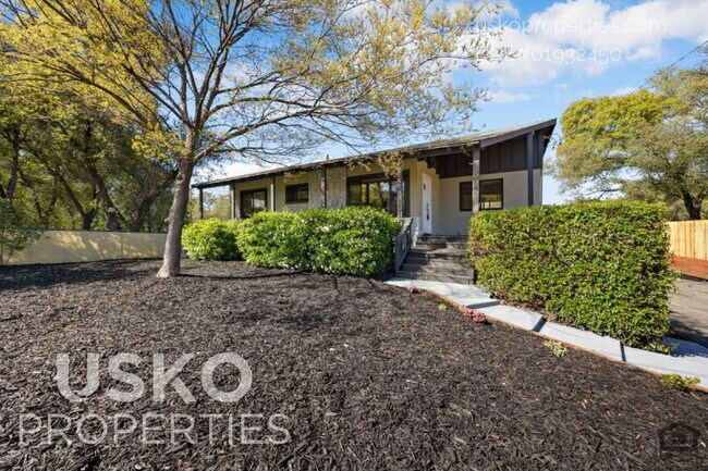 Foto del edificio - "Charming 3-Bedroom Retreat in Granite Bay...