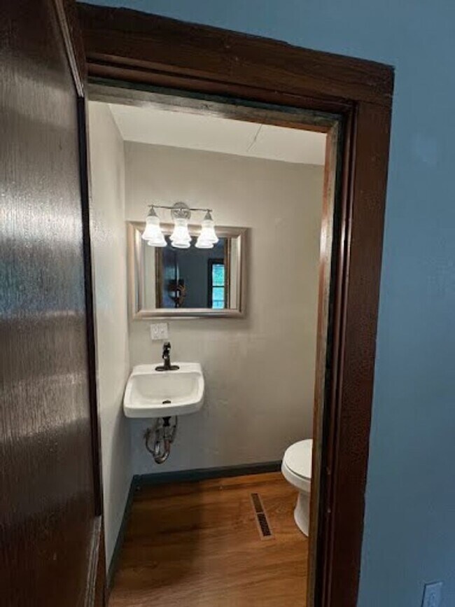 Foto del edificio - Remodeled 3 bedroom Home - Cassville