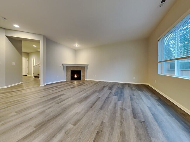 Foto del edificio - 7000 Raptor Ave NE