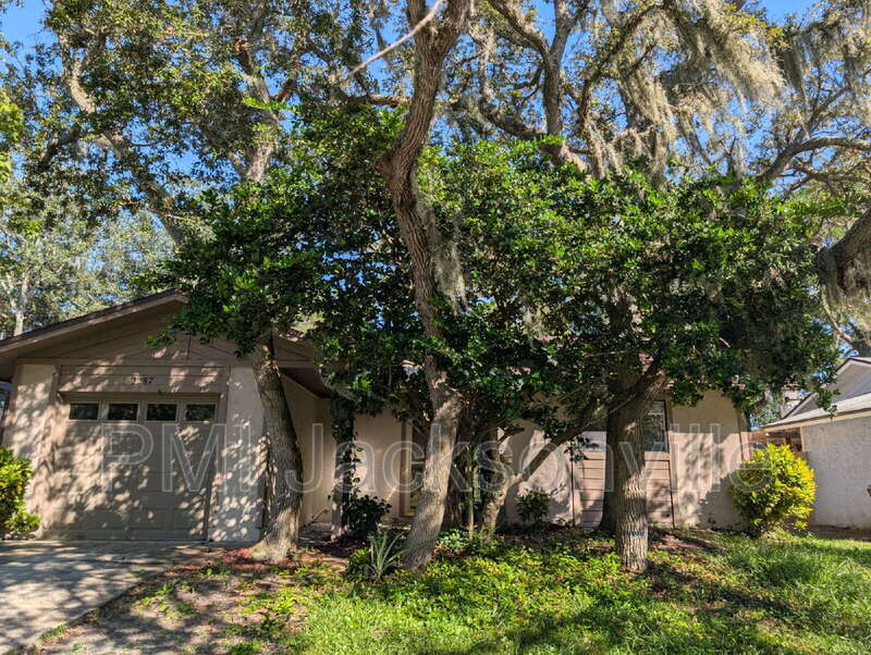 Foto principal - 2257 Fairway Villas Ln N