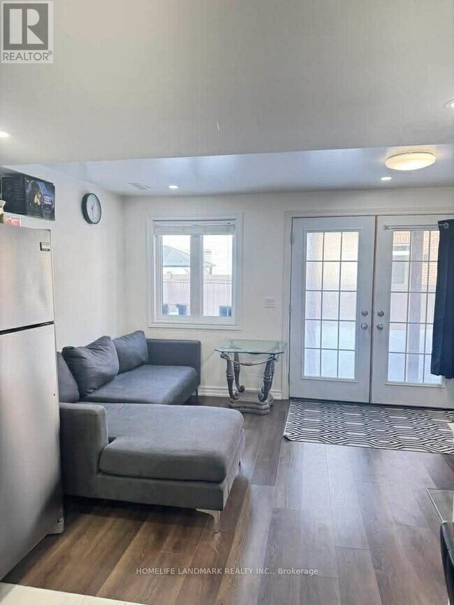 Photo du bâtiment - 66 Haskins Cres