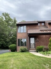 Building Photo - 2742 Pleasant View Dr