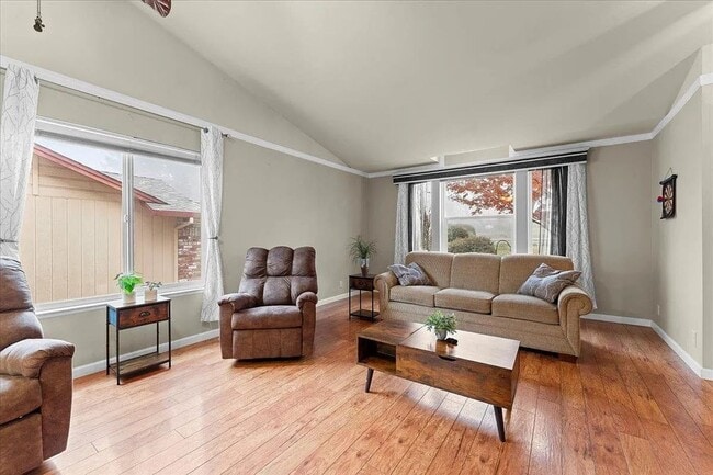 Foto del edificio - 503 Hillcrest Ave