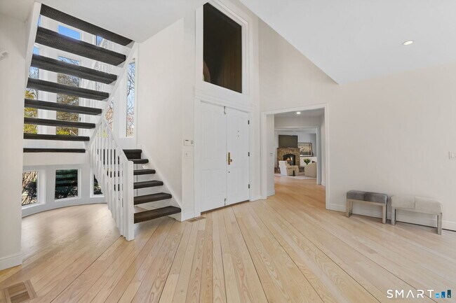 Foto del edificio - 32 Buttonball Ln