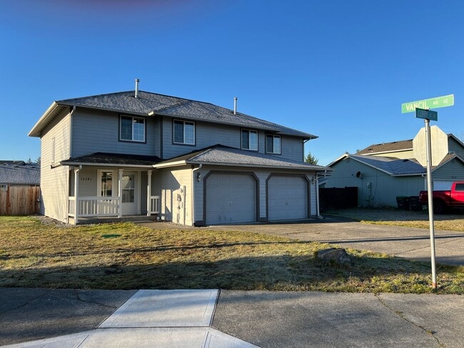 Foto del edificio - 16241-16243 Curry Ct SE