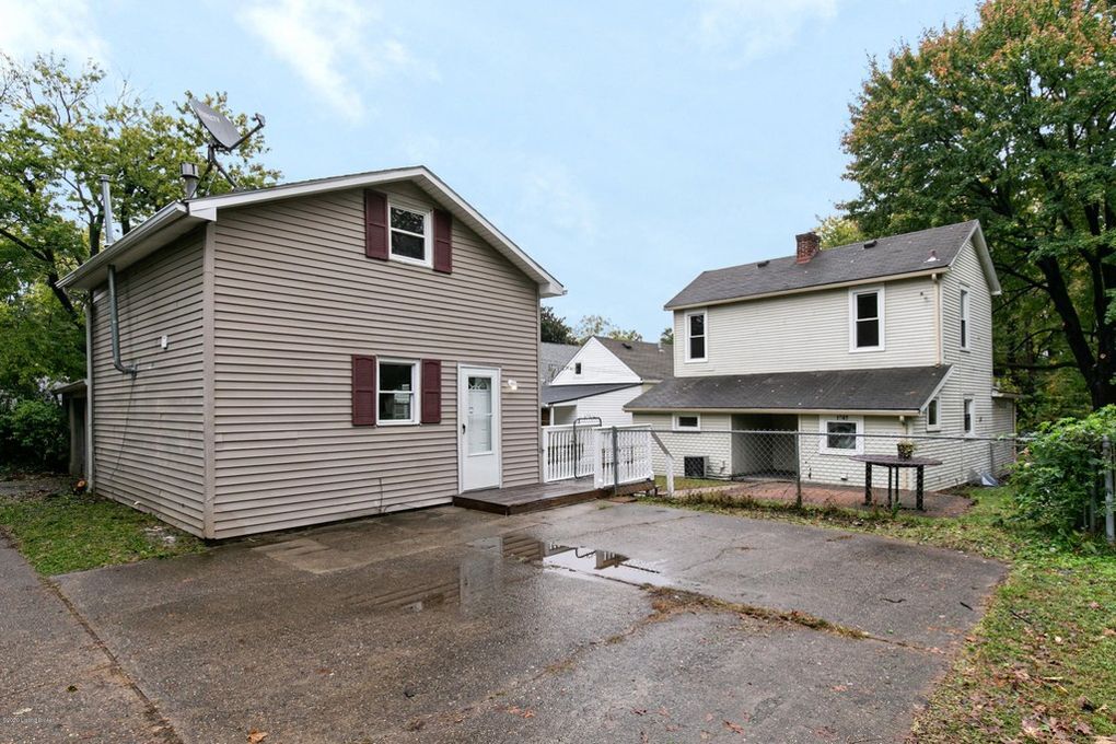 Primary Photo - 1049 Dixon Ave