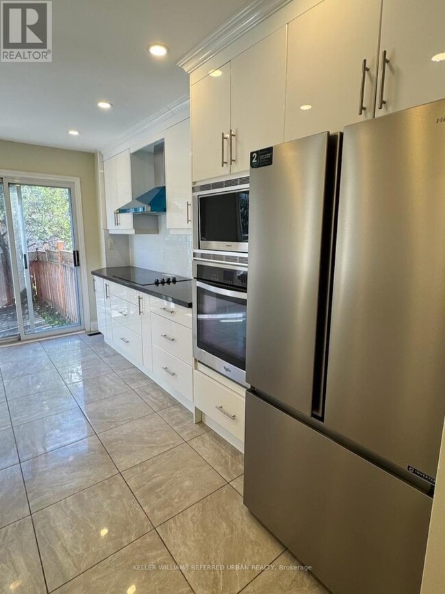 Building Photo - 592 Leatherleaf Dr