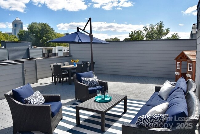 Foto del edificio - 916 Westbrook Dr