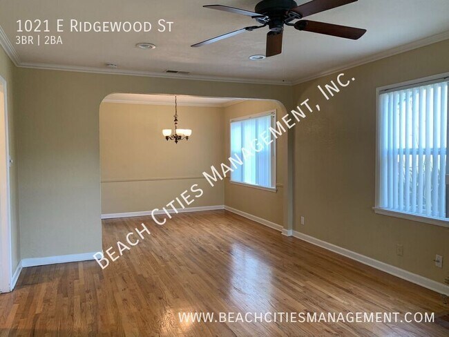 Foto del edificio - 1021 E Ridgewood St