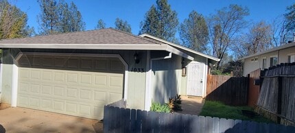 Building Photo - 1033 North Blvd