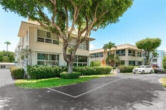 Building Photo - 9940 Collins Ave