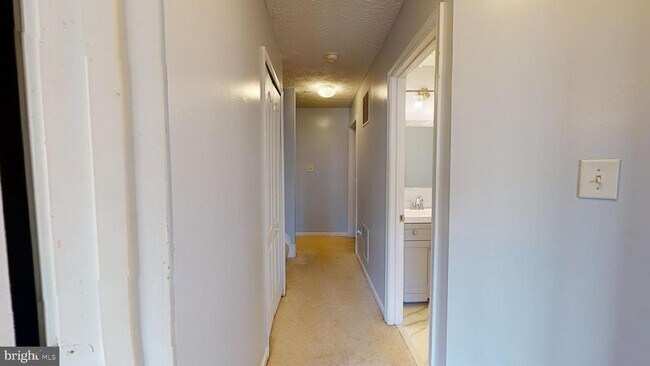 Building Photo - 16503 Elmcrest Terrace