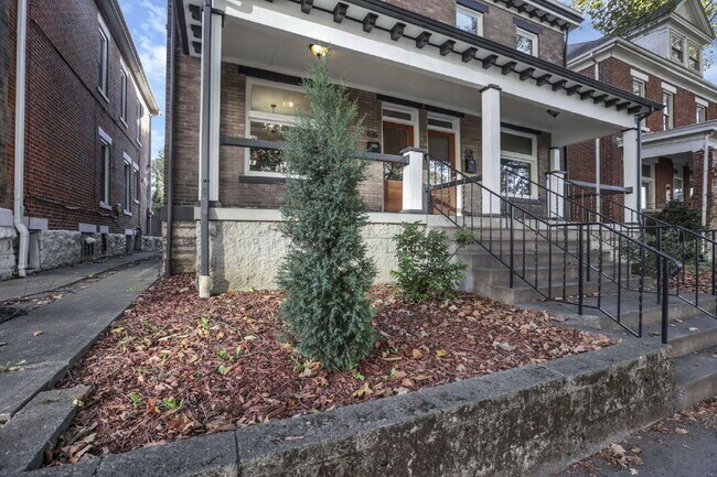 Foto del edificio - Stunning Restored 4BR Home Steps from Goodale Park & the Short North