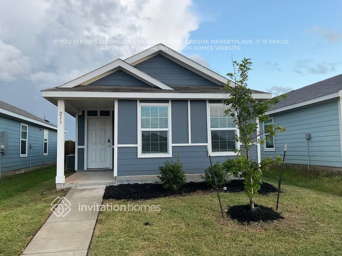 Primary Photo - 233 Br Vlg Wy