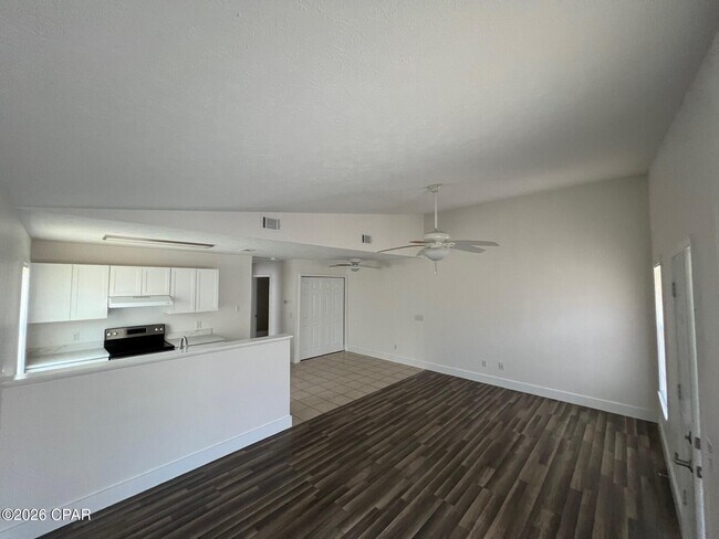 Building Photo - 2607 Lagoon Knoll Dr