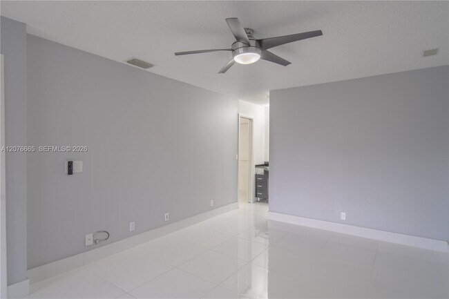 Foto del edificio - 3745 Cocoplum Cir