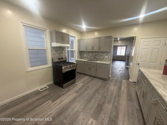 Building Photo - 216 Horton St