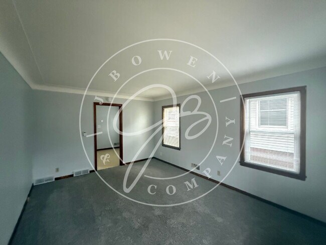 Foto del edificio - 2-Bedroom twinplex on Almeda Drive - Your Cozy Toledo Retreat!"