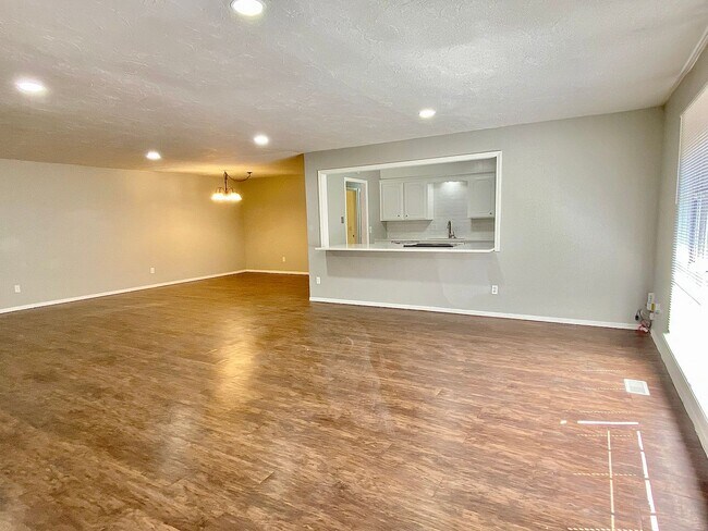 Foto del edificio - Large 2 Bed 2 Bath off NW 63rd & N. Villa ...