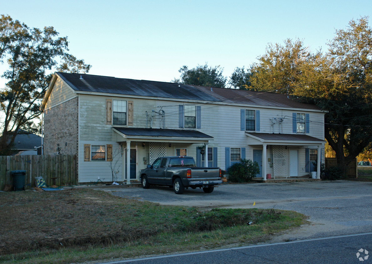 Primary Photo - 941 E Johnson Ave