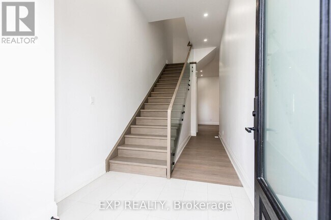 Photo du bâtiment - 6612 Harmony Hill