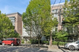 Building Photo - 1812 19th Ave