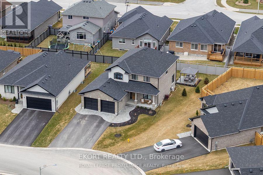 Primary Photo - 31 Raycroft Dr.