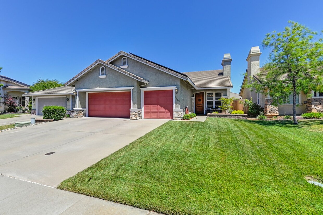 Primary Photo - "Charming Rental Home in Lincoln"