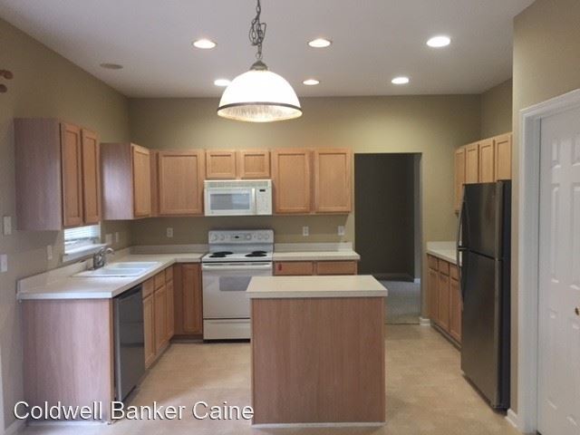 Foto del edificio - 4 br, 2.5 bath House - 524 S. Orchard Farm...