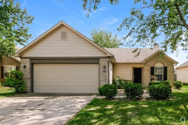 Building Photo - 5901 Blackley Ln