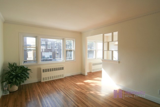 Building Photo - 28-21-28-45 45th St